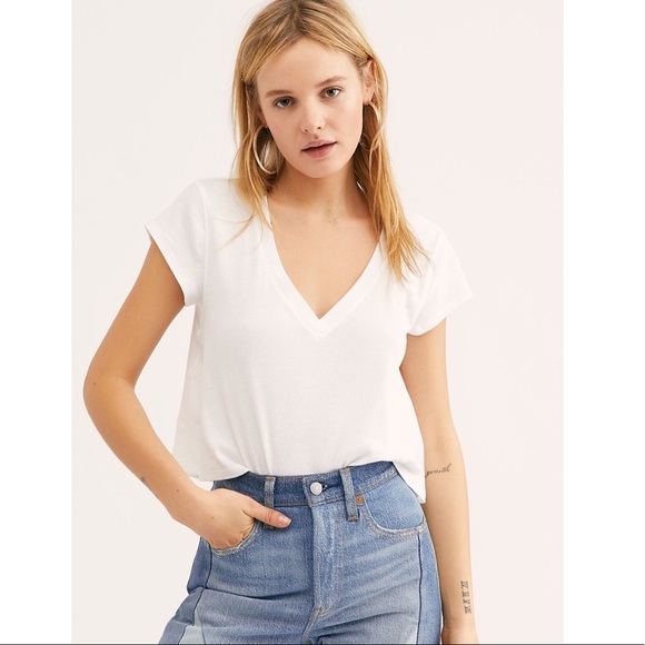 ❌SOLD❌ Free People Set of 2 Easy V Tee - Picture 3 of 8